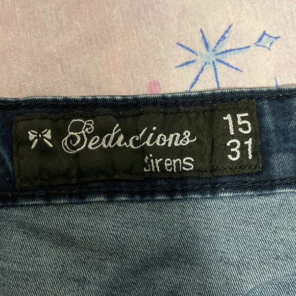 Seductions Sirens - Picture 2 of 3